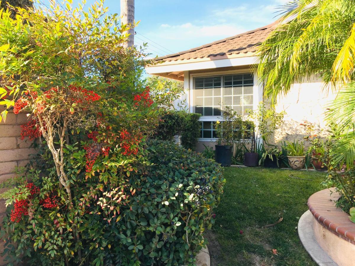 Costa Mesa Homestay - Private Rooms With 2 Shared Baths And Hosts Onsite Exterior photo